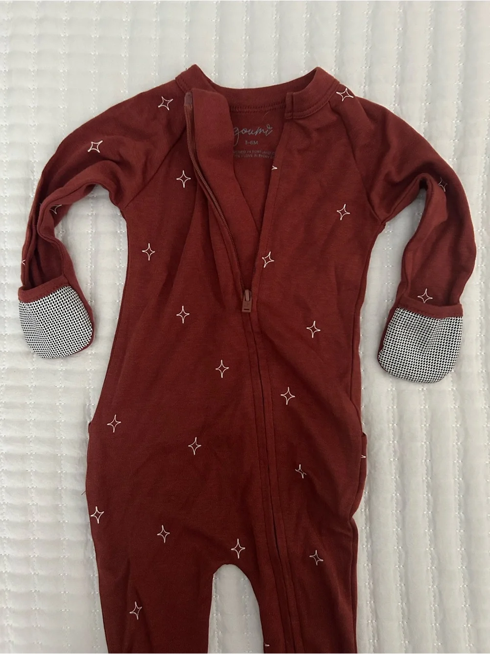 Goumi Rust Star Print Zip One Piece Sleeper, Footie Size 3-6M